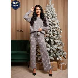 Костюм женский