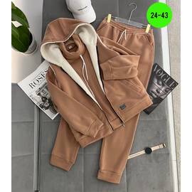 Костюм женский