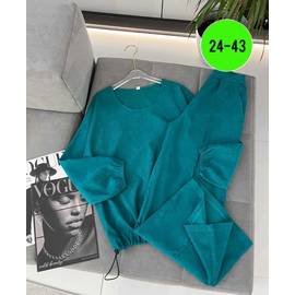 Костюм женский