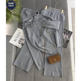 Костюм женский