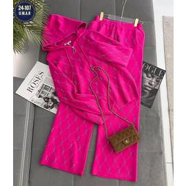 Костюм женский