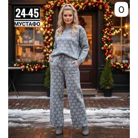 Костюм женский